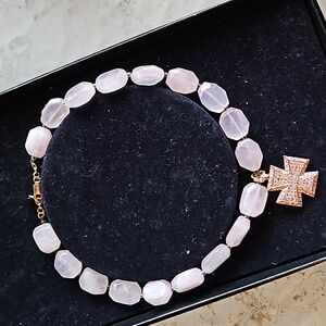 Womens pink quartz stone choker with faux pink stones